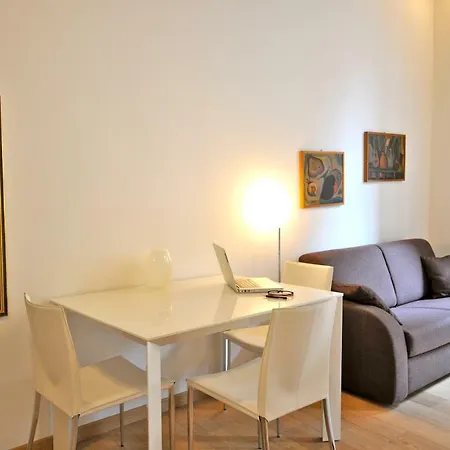 Eleonora Apartment